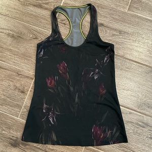 Lululemon Womens Size 4 Black and Pink Racerback